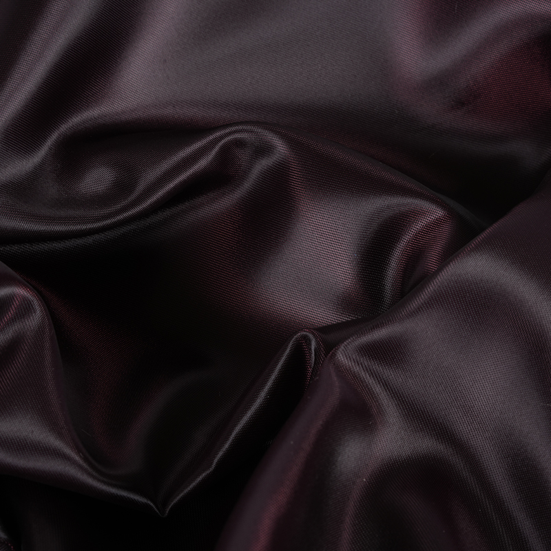 Kationisk satengstoff