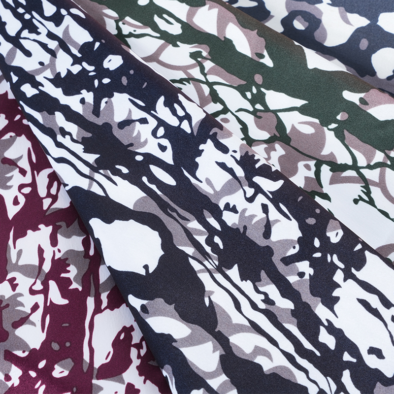 50/75 Matt Satin Graffiti Print Stoff